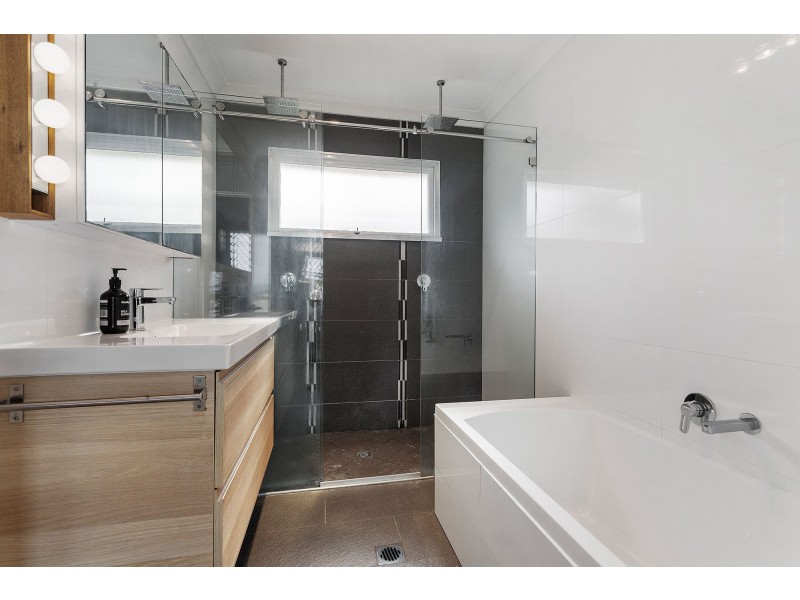 42 Hedge Street, Strathpine QLD 4500