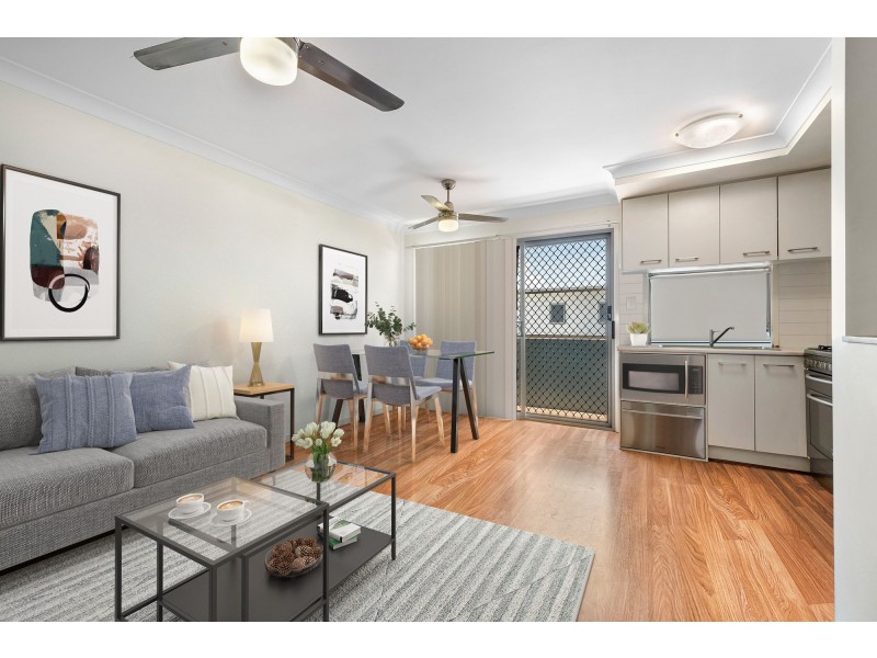 3 Broadwater Lane, Fitzgibbon QLD 4018