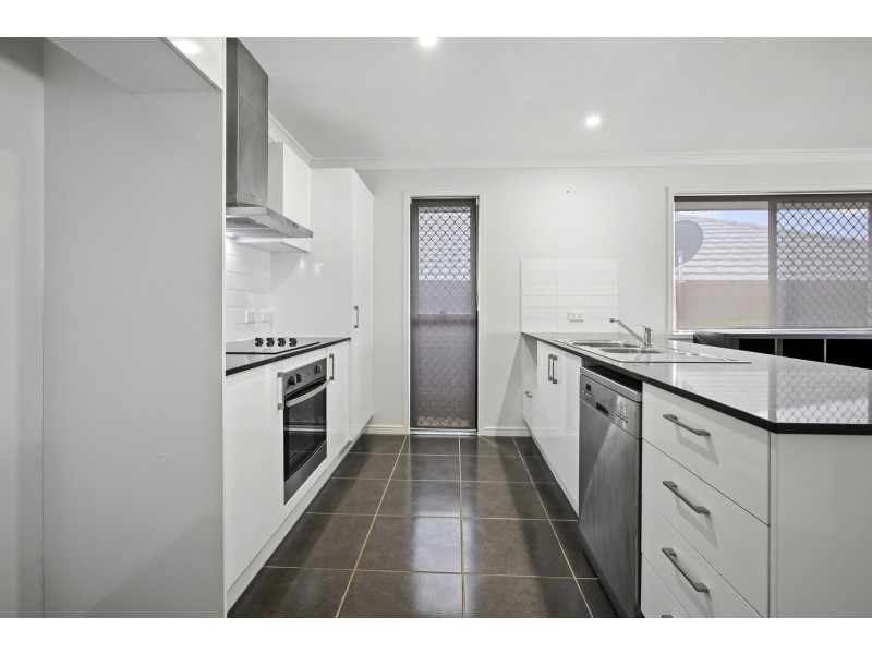 5 Lefroy Court, Warner QLD 4500