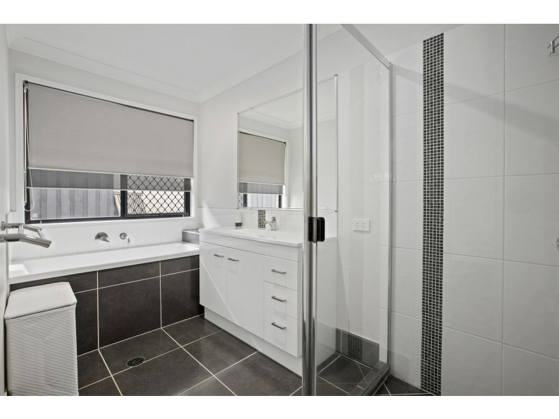 5 Lefroy Court, Warner QLD 4500