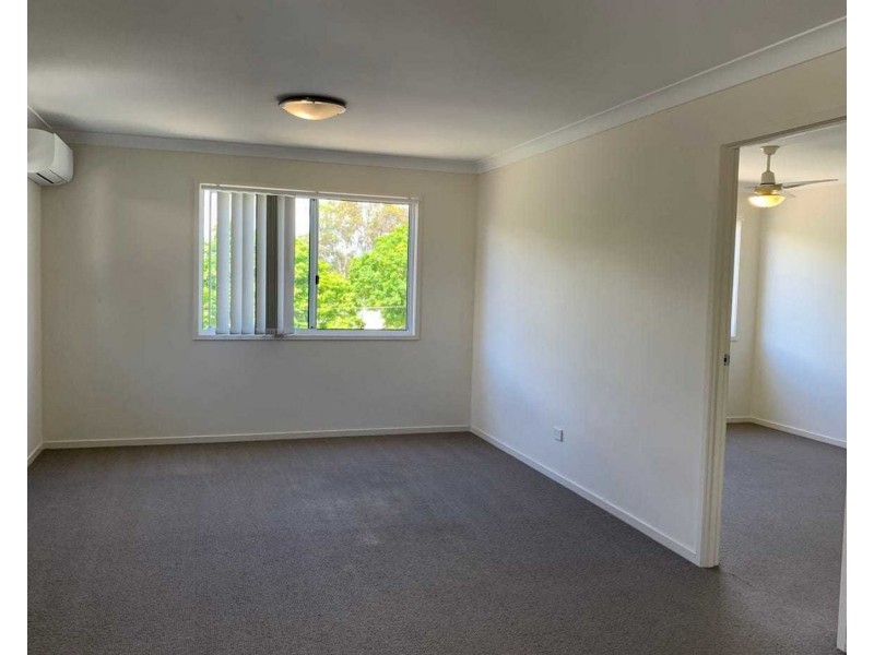 2/77 Haylock Street, Wynnum QLD 4178