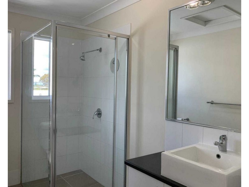 2/77 Haylock Street, Wynnum QLD 4178