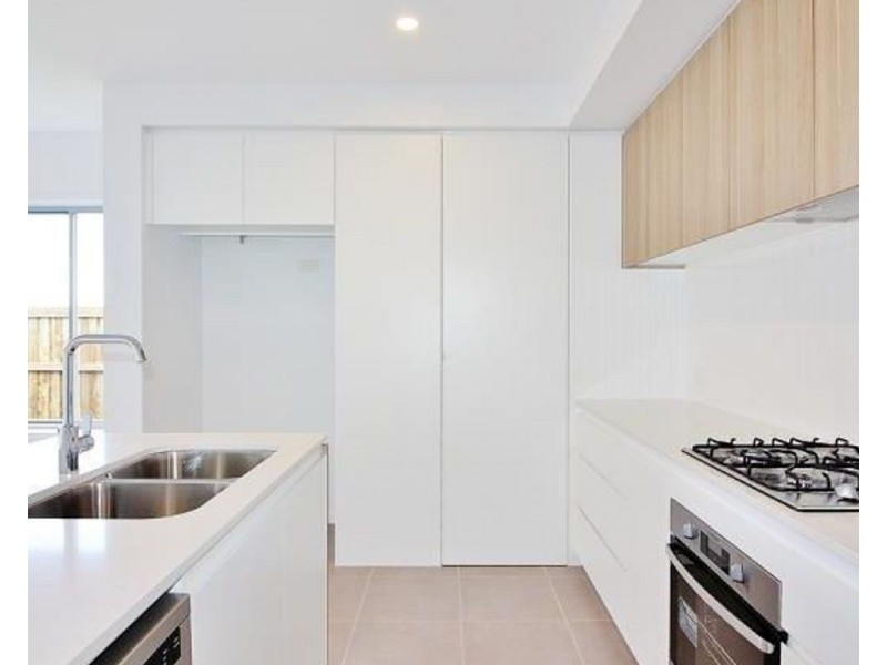 2 Crawford Street (Cnr Meadows), Strathpine QLD 4500