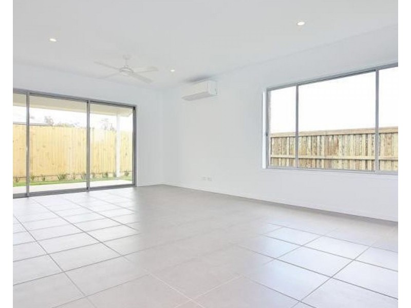 2 Crawford Street (Cnr Meadows), Strathpine QLD 4500