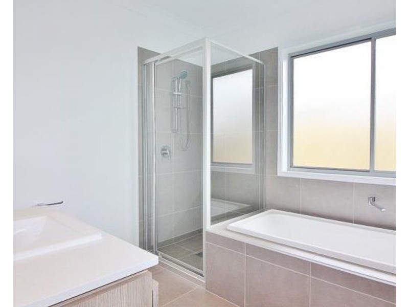 2 Crawford Street (Cnr Meadows), Strathpine QLD 4500