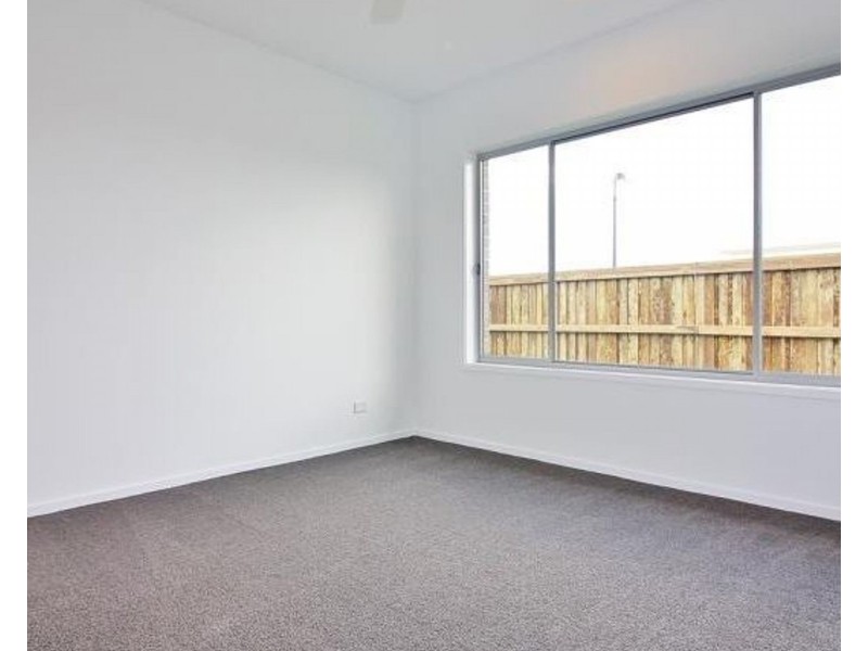 2 Crawford Street (Cnr Meadows), Strathpine QLD 4500