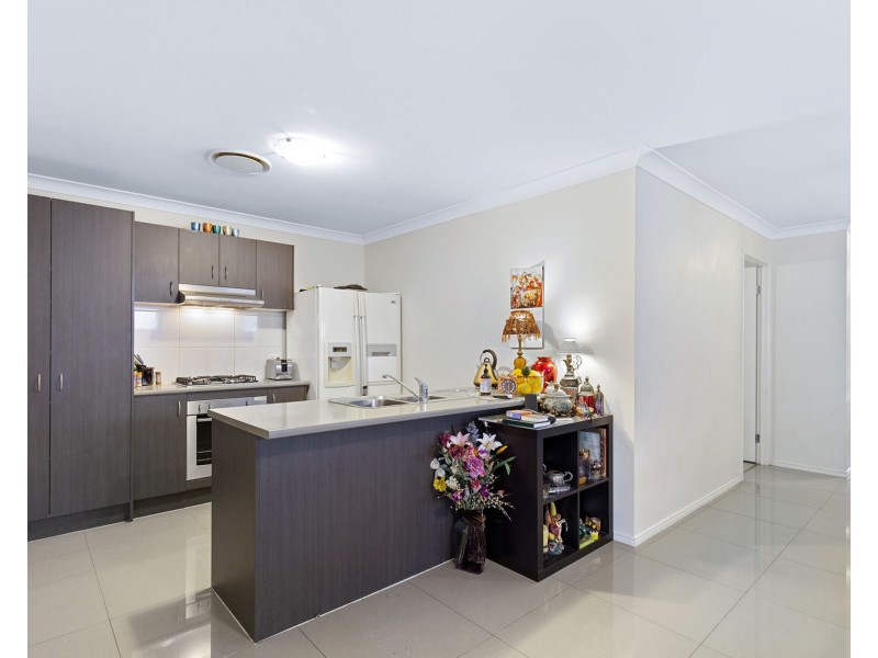 27 BLUE MOUNTAINS CRESCENT, Fitzgibbon QLD 4018