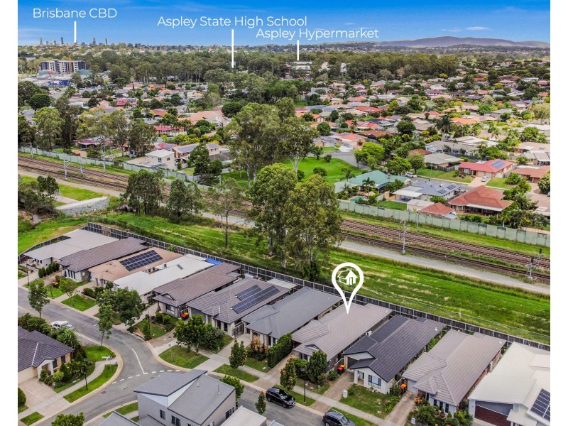 27 BLUE MOUNTAINS CRESCENT, Fitzgibbon QLD 4018