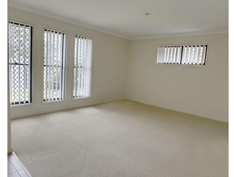 5 Flint Street, Bray Park QLD 4500