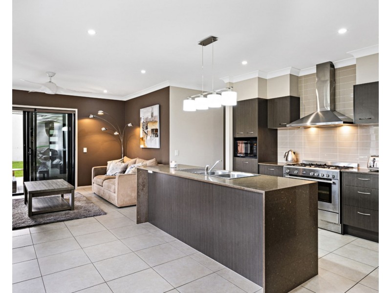 70 Swan Parade, Warner QLD 4500