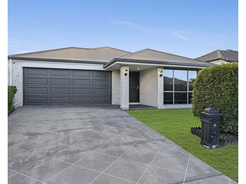 19 Centenary Ct, Warner QLD 4500