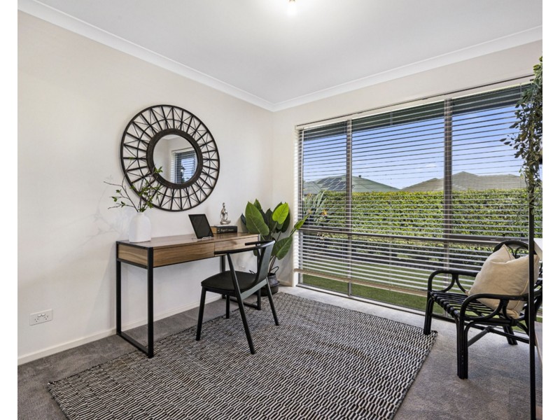 19 Centenary Ct, Warner QLD 4500