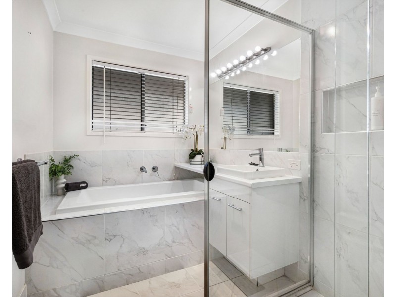 19 Centenary Ct, Warner QLD 4500