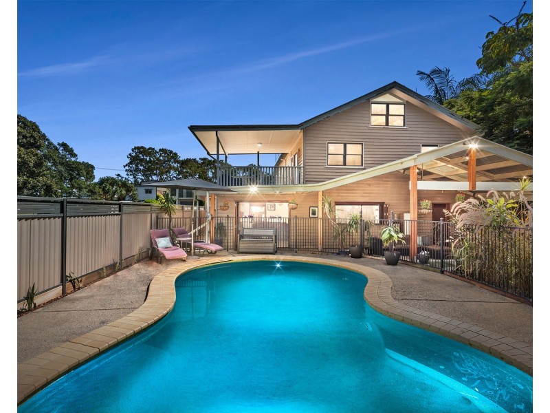 12-14 Chaseley Street, Nudgee Beach QLD 4014