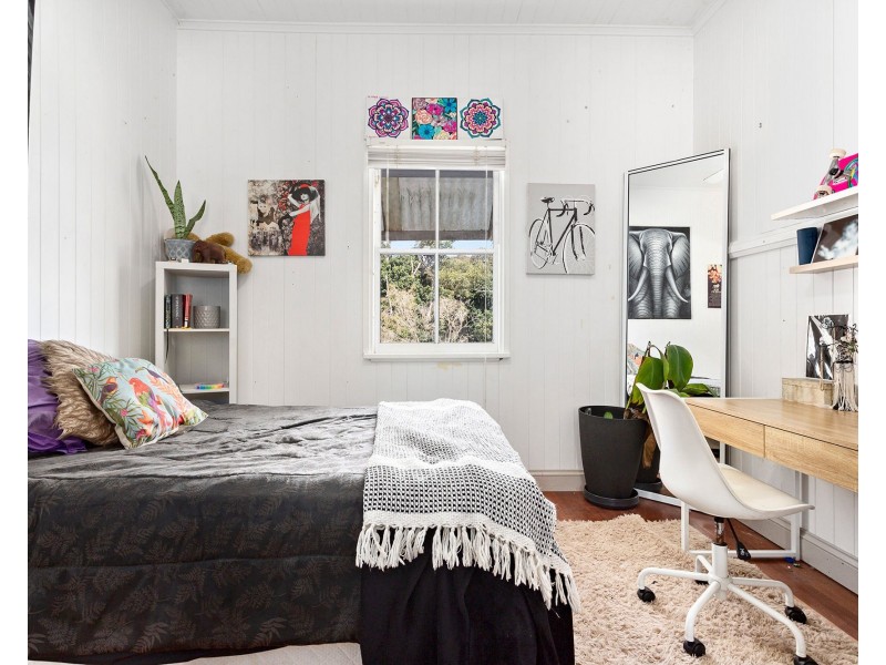 12-14 Chaseley Street, Nudgee Beach QLD 4014