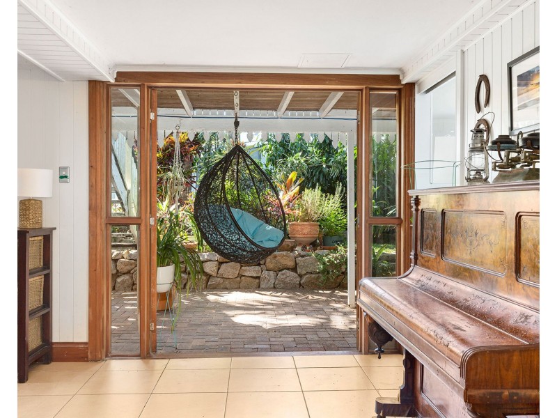 12-14 Chaseley Street, Nudgee Beach QLD 4014