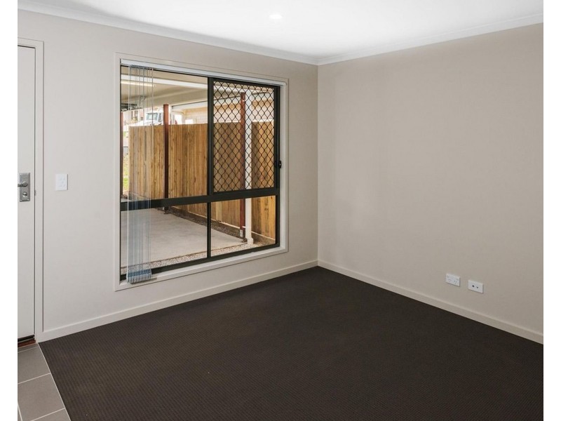 1/8 Capuchin Close, Dakabin QLD 4503