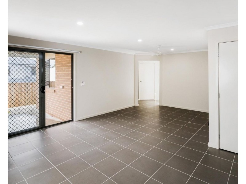 1/8 Capuchin Close, Dakabin QLD 4503