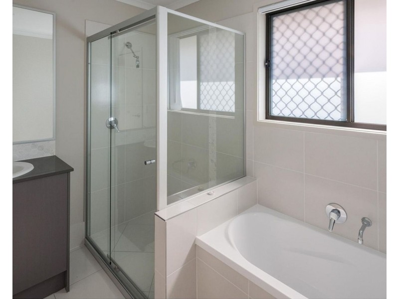 1/8 Capuchin Close, Dakabin QLD 4503