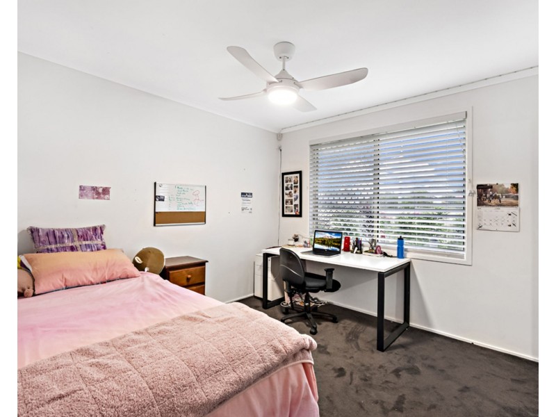 7 Blue Mountain Cres, Warner QLD 4500