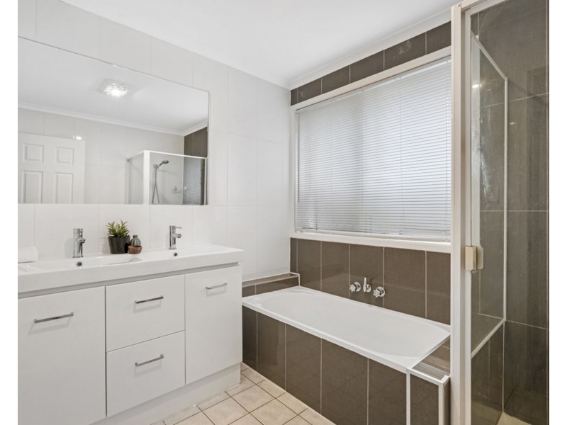 7 Blue Mountain Cres, Warner QLD 4500