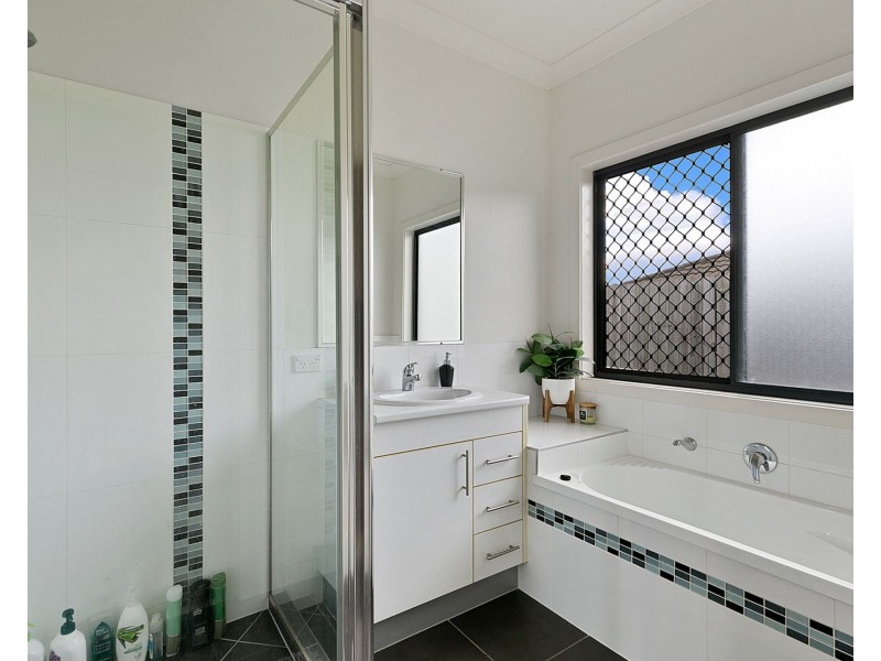 16 Oakwood Road, Warner QLD 4500