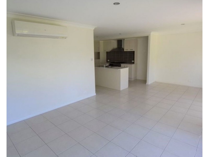 89 Carlingford Circuit, Warner QLD 4500