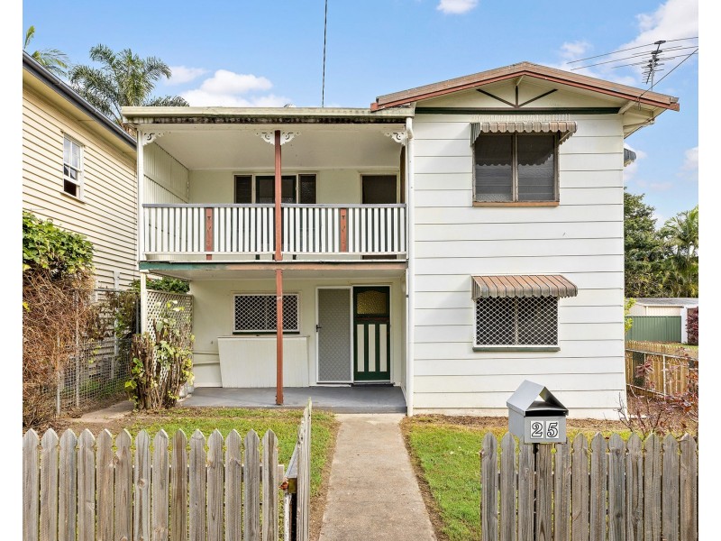 25 Louis Street, Redcliffe QLD 4020