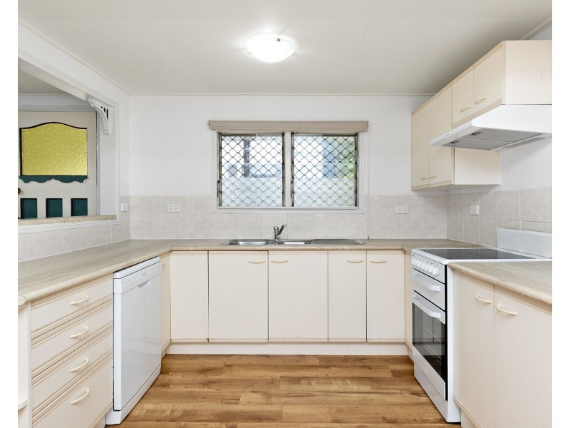 25 Louis Street, Redcliffe QLD 4020