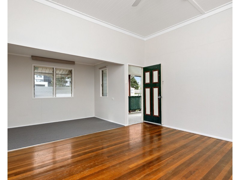 25 Louis Street, Redcliffe QLD 4020