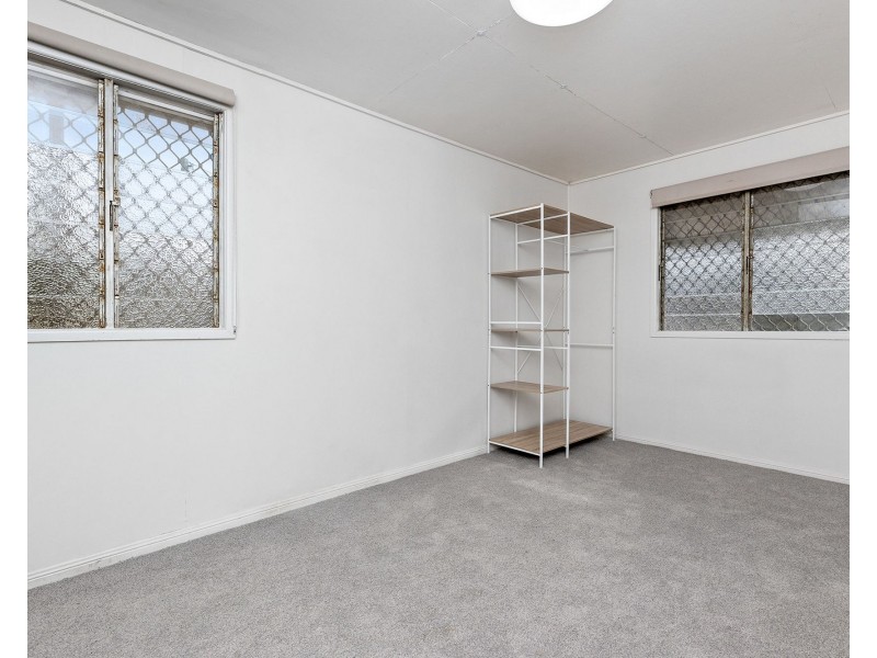 25 Louis Street, Redcliffe QLD 4020
