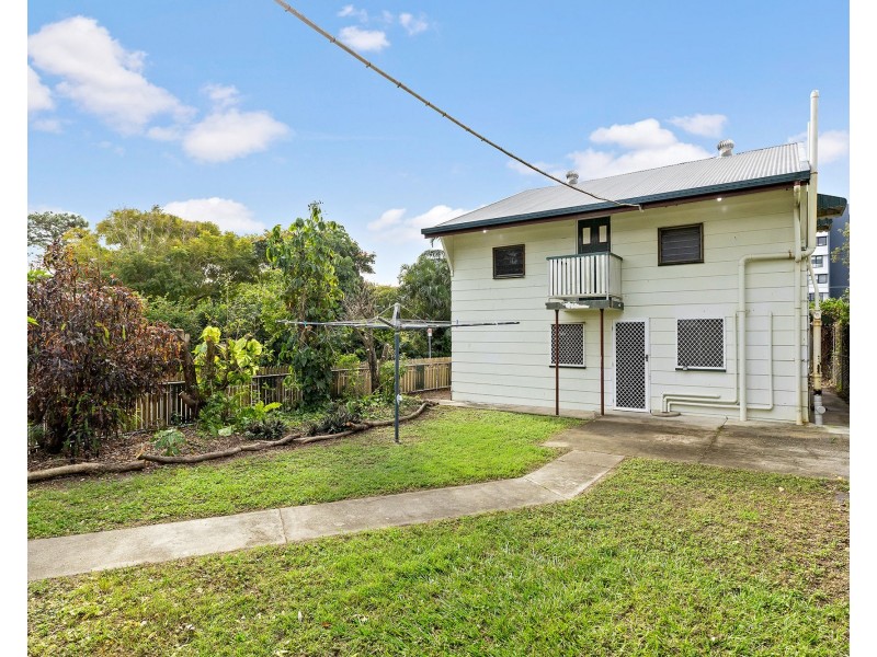 25 Louis Street, Redcliffe QLD 4020
