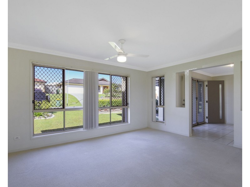 8 Edmund Court, Warner QLD 4500