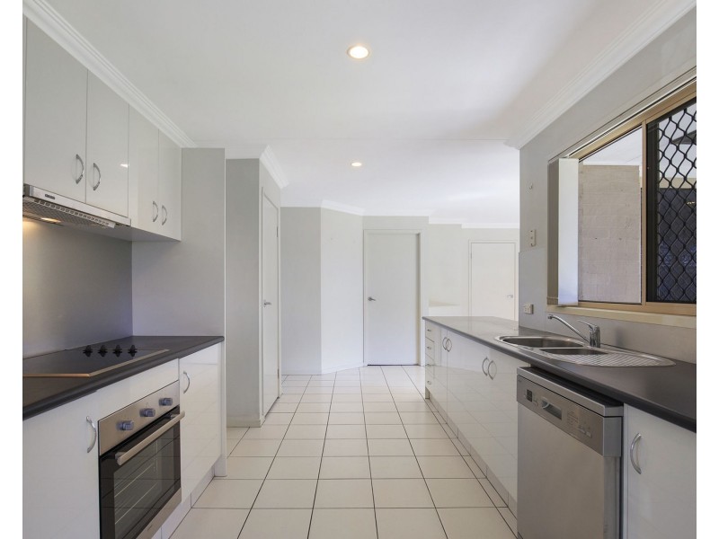 8 Edmund Court, Warner QLD 4500