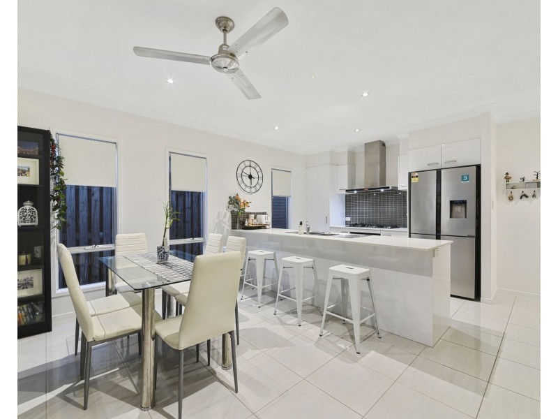 45 Blue Mountains Crescent, Fitzgibbon QLD 4018