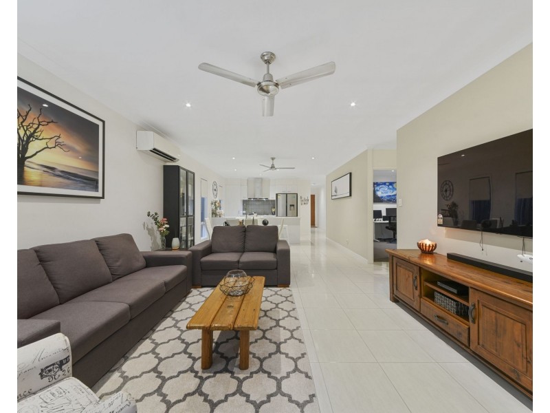 45 Blue Mountains Crescent, Fitzgibbon QLD 4018