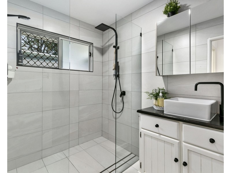 8 Valis Street, Aspley QLD 4034