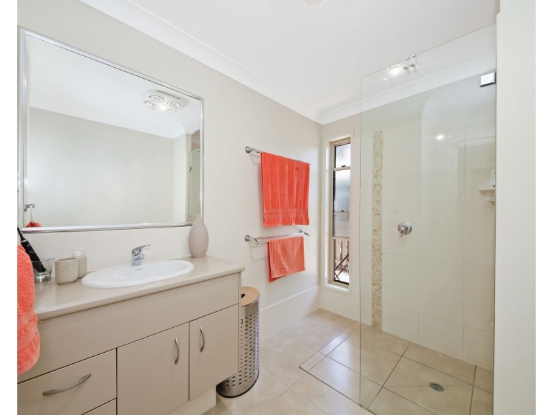 26 Petrie Crescent, Aspley QLD 4034