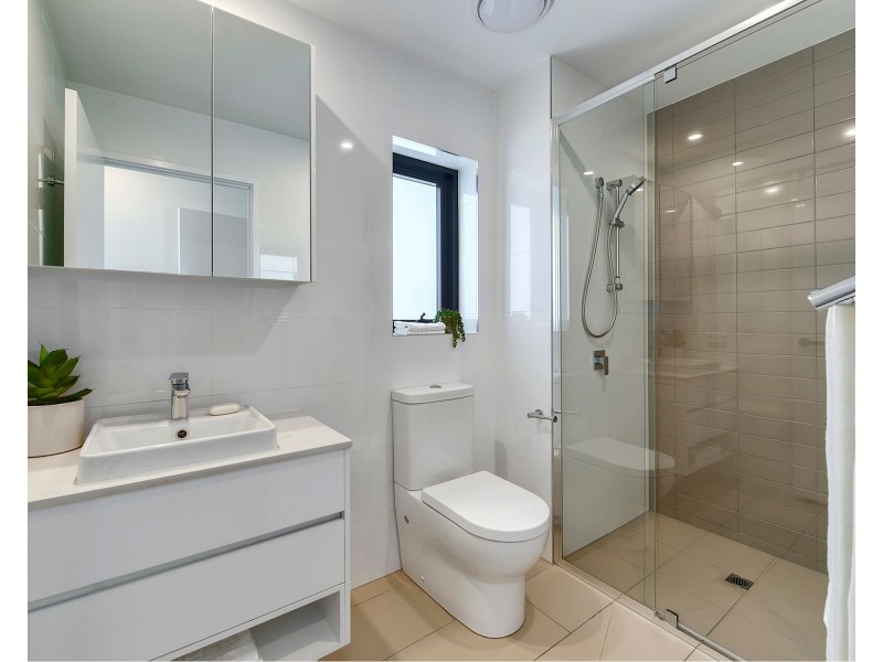 102/27 Kingsmill Street, Chermside QLD 4032