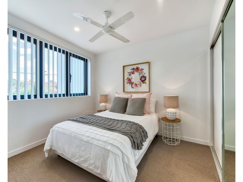 102/27 Kingsmill Street, Chermside QLD 4032