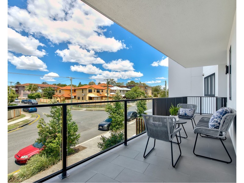 102/27 Kingsmill Street, Chermside QLD 4032