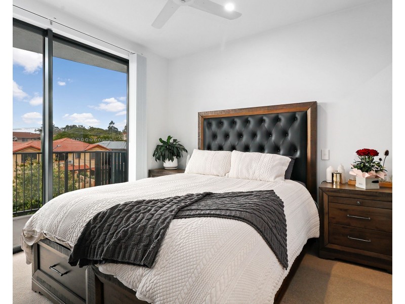 201/27 Kingsmill Street, Chermside QLD 4032