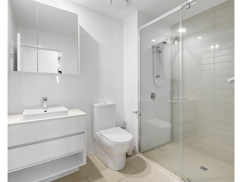 201/27 Kingsmill Street, Chermside QLD 4032