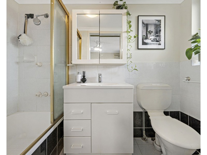 1/23 Rainey Street, Chermside QLD 4032