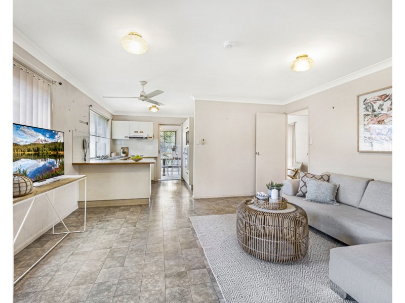 2 Winzear Drive, Kallangur QLD 4503