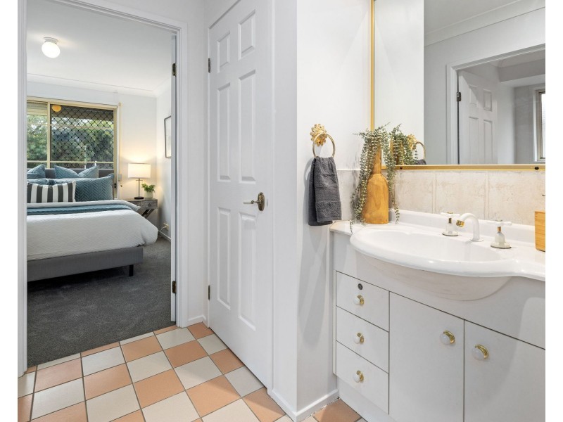 11 Delan Street, Chermside West QLD 4032