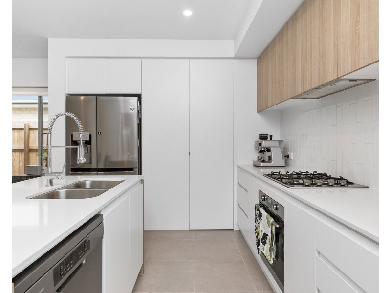 37 Cavendish Street, Strathpine QLD 4500