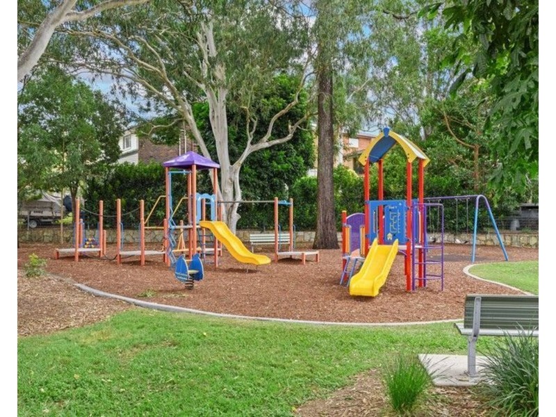 41 Redgrave St, Stafford Heights QLD 4053