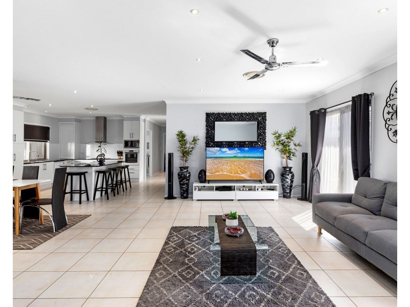 26 Overlea Street, Nudgee QLD 4014