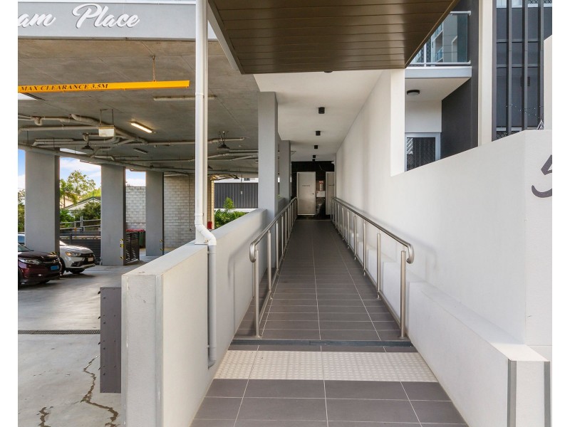 40/52 Latham Street, Chermside QLD 4032